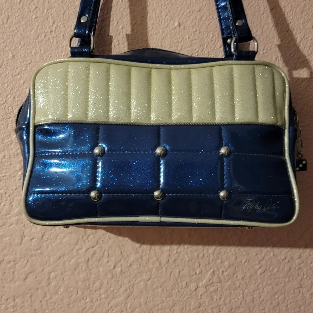 Navy Blue and Light Gold Quilted Shoulder Bag - Picture 5 of 7